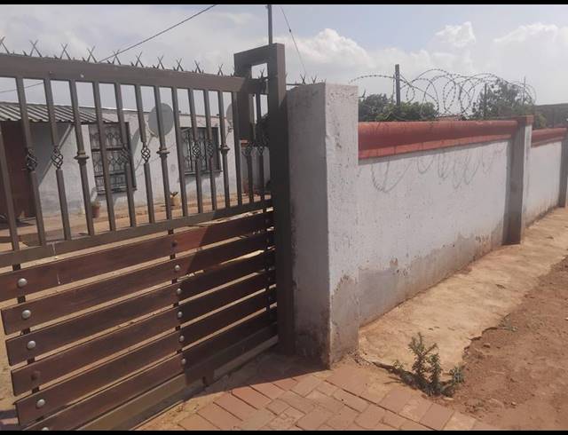 3 BEDROOM HOUSE FOR SALE IN SOSHANGUVE TT